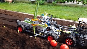 A Functioning LEGO Harvesting Machine
