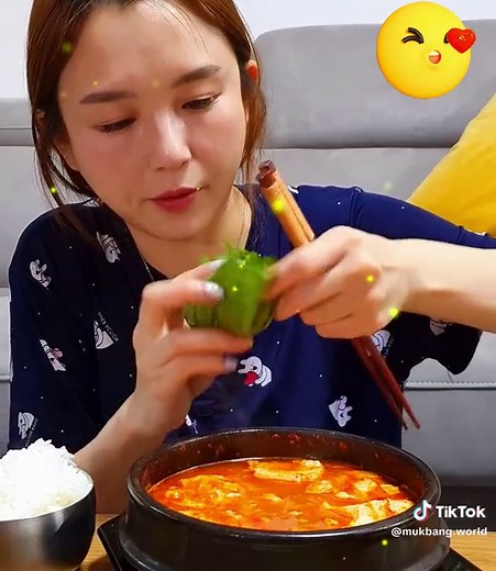 Mukbang World trên TikTok
