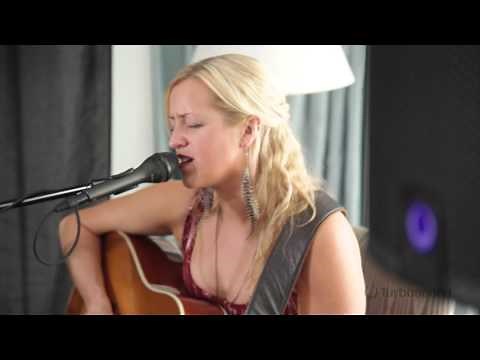 TURBOSOUND iX12 1000 Watt 2 Way 12" Powered Loudspeaker with KLARK TEKNIK DSP