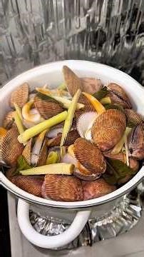 Is it true that seafood in Japan is contaminated with radiation? #hdhfoodjp #japan #food #seafood...