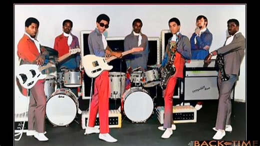 On December 10, 1967, a plane carrying soul legend Otis Redding and several members of his backing band, The Bar-Kays, crashed into the icy waters of Lake Monona, Wisconsin. The details regarding the Bar-Kays' survival and losses are as follows: Lone Survivor of the Crash: Trumpet player Ben Cauley was the only person on board to survive the impact and the freezing water by clinging to a seat cushion until rescue arrived. Original Members Who Perished: Four members of the Bar-Kays died in the ac