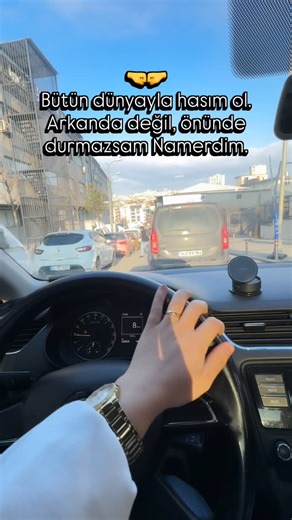 Melike Aybek Altındaş on Instagram: "🤜🤛🤍 #keşfetteyim"