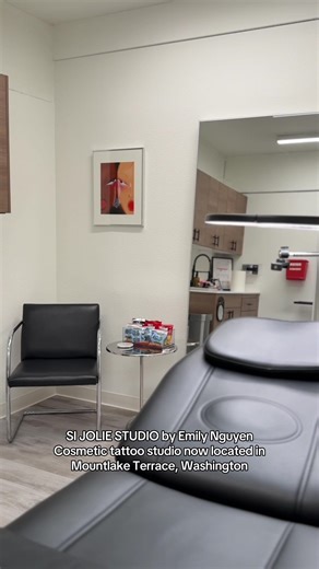 Now entering my second week at the new studio, I am feeling so thankful, comfortable, and refreshed. I’m loving how everything has come together so far and I hope to see you soon for your brows and lips. More videos coming soon 🫶 #lynnwoodwa #lynnwoodbrows #seattlelips #seattlebrows #mountlaketerrace