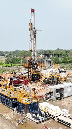 Workover rigs play a crucial role in the oil and gas industry. This video shows Drillmec's state-of-the-art rig located at Gaurisagar, Assam. A workover rig is a specialised piece of equipment used to maintain and repair existing wells, ensuring they continue to produce oil and gas efficiently. #Drillmec #workoverrig #oilandgas #Assam #meghaengineering | Megha Engineering and Infrastructures Ltd
