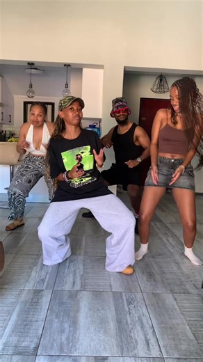@m.🌸 @Phindile Gwala @Luthando BU Mthembu #viral #dancechallenge
