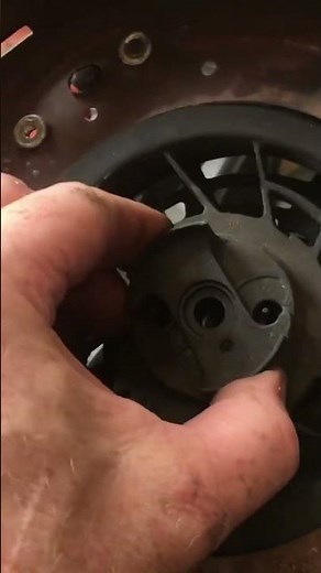 replacing PULL STRING on briggs & stratton lawnmower engine (paracable)