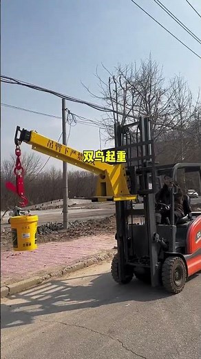 Solving the problem of insufficient forklift height forklift boom forkliftFlying jib crane.