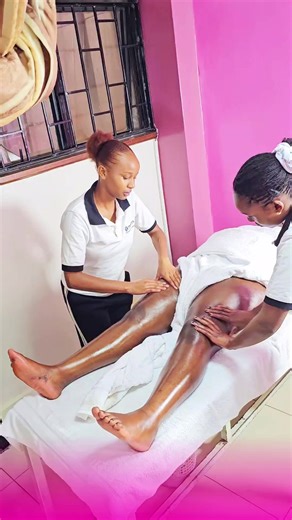 Relax, learn, and master the art of healing hands. 💆‍♀️✨ Our Massage Classes are designed to equip you with practical skills to start your journey in wellness and beauty. Enroll today and turn your passion into a profession. 🌿 #ashleysacademy #IntakeOngoing