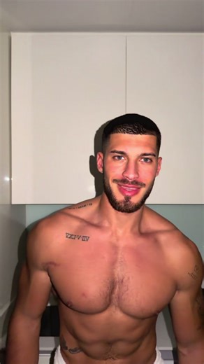 วิดีโอของ Adonis Ricci (@adonis.ricci) พร้อมเพลง original sound - lynxk