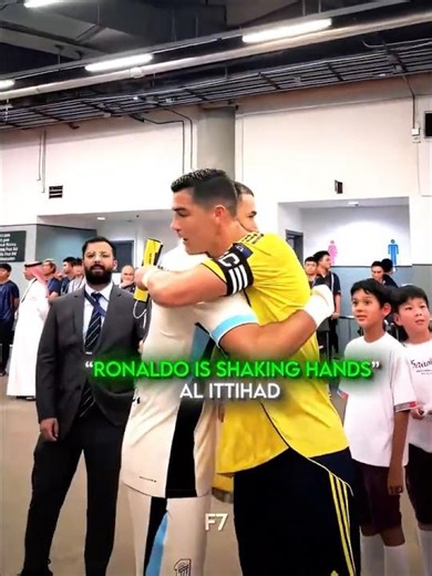 Ronaldo shook his hand anyway...🤝❤️‍🩹
