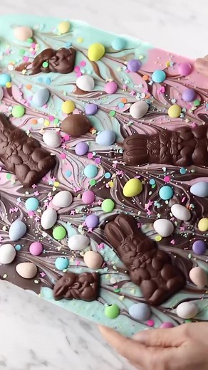 How to Make Colorful Easter Chocolate Bark!
