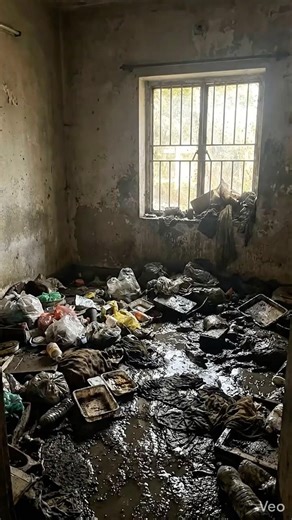 DAY 1 | “This Room Was FULL of Mud & Garbage… Look Now! 😱”