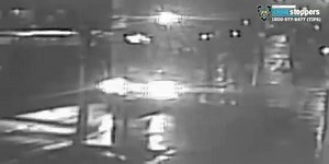 TERRIFYING VIDEO: A 16-year-old girl was kidnapped right in front of her mother in New York City. Police are searching for the group of men who took the teen. What we know: http://bit.ly/34ubMYS | WTXL Tallahassee