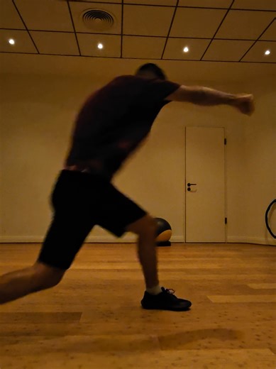 Peekaboo Style Shadowboxing for Boxing Training