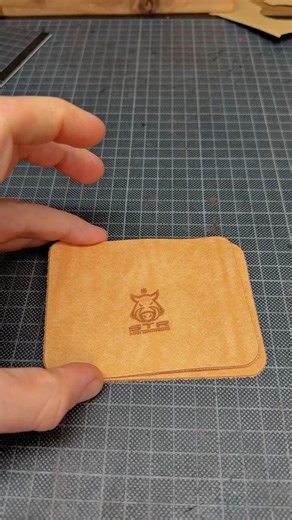 “Rift V2.1” cardholder 💳💵#puebloleather Bone (Undyed) color☠️