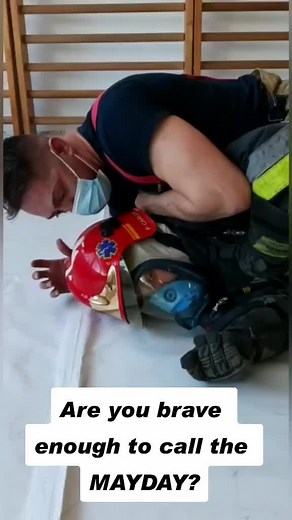 #firefightertiktok #firefighter #maydaymayday #portugalviral #portugal🇵🇹 #firegroundsurvival #firefighters #brotherhood