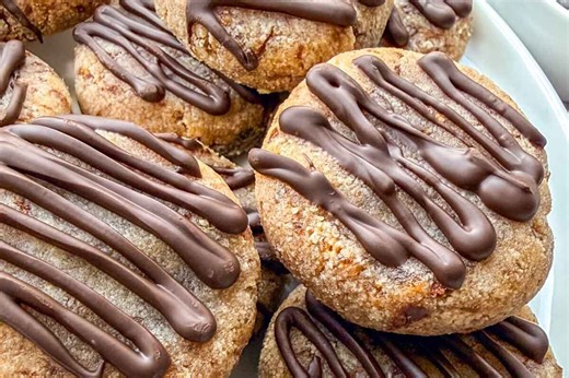 2-Ingredient Date Cookies (egg-free, refined sugar-free, and oil-free)