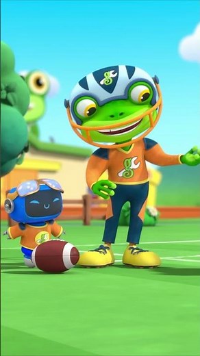 Best Teamwork Ever! 🤝🏈 Gecko and Blue Score!