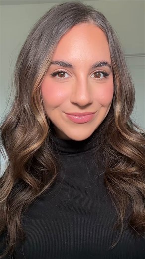 Caitlyn Dominic | Charlotte Makeup Artist on Instagram: "want to look put together but not too overdone (or spend 30 minutes doing your makeup)? this easy makeup tutorial should do the trick! SPOT CONCEALER: @cledepeaubeaute Concealer SKIN TINT: @hourglasscosmetics Veil Hydrating Skin Tint CREAM CONTOUR: @diorbeauty Forever Skin Contour Stick CREAM BRONZER: @makeupbymario SoftSculpt Transforming Skin Enhancer CONCEALER: @lorealparis True Match Radiant Serum Concealer CREAM BLUSH: @rhode Pocket B