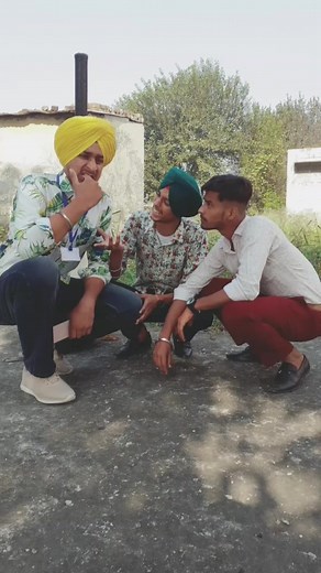 Taaya umar dssn lagga v att hi karaunda🤣😂😂😂🤣😂😂#tiktokdiwali #viral #awarapendu @amnrandhawa___squad #tiktok #comedy #tejirandhawa #trending