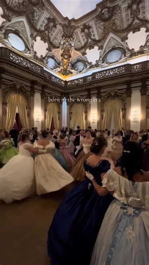Born in the wrong era, but the right place! Boston, we’re bringing a Bridgerton Watch Party to you this Friday. Watch the newly released episodes on the 4th floor, dance to a Bridgerton-inspired soundtrack on the 3rd floor, or sing along with the live band on the first floor👑💃🏼 #bridgerton #bridgertonseason4 #boston #bostonnightlife #bostonthingstodo