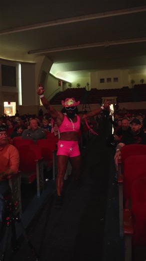 Guest posing as Macho Man Randy Savage - oohh yeah. So much fun 🥰🕶️ #fyp #bodybuilding #guestposing #entertainment #clothesline #crixus #ovw #wwe #wrestling #kentuckybluegrassclassic @Gymjohn Productions @WWE @OVWrestling