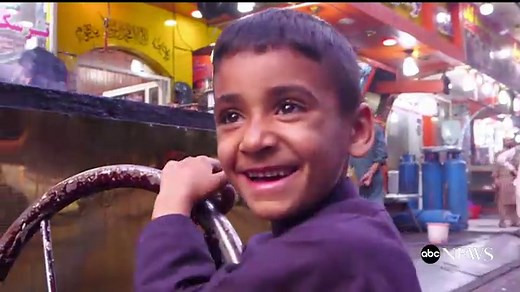 Armed bystander shoots, kills suspected carjacker in Washington state