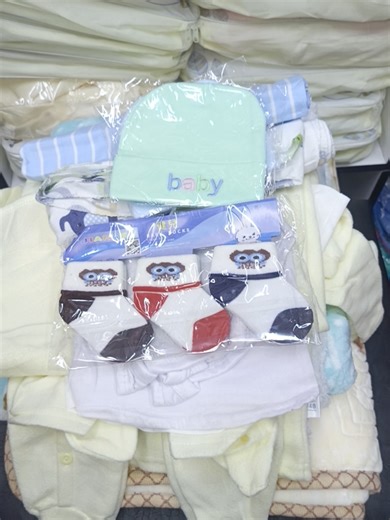 4200 Newborn package. Available in different colors and prints #prettybabyshop #fypdong #newbornpackage #nairobitiktokers🇰🇪 #momstobe