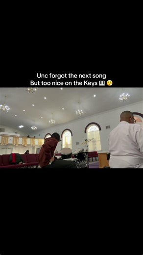 So My Piano Player Forgot The Next Song 🤣