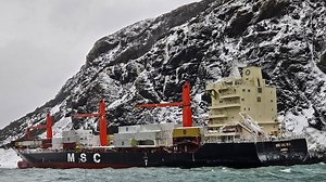 The Baltic III cannot be refloated, crews focused on removing fuel and hazardous cargo