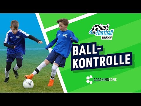 Fussballtraining: Ballan- und -mitnahme mit Gegner im Rücken