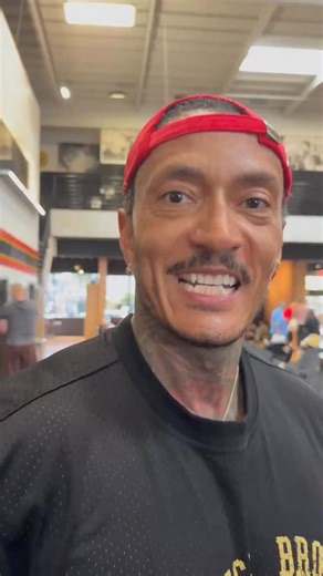 Single Leg, Leg Press with @jesse.h.ryan ::: Watch how well he explains the technique. Jesse is so knowledgeable and quietly-confident in his approach and it shows in the results. Let’s build! #bodybuilding #bodybuilder #bodybuildingmotivation | Bryan Thompson