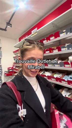Trouvaille au Outlet de Mirabel : New balance Supercomp Elite v4 pour 125$ tx innnnn! Vite les filles courrrrrez #vlog #outletmirabel #lifestyle #fitness #trouvaille
