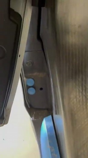How to open BMW i3 Charging port when the battery is dead #shorts