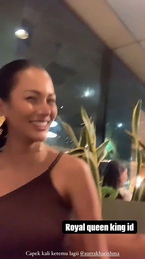 Royal Queen king Id on Instagram: "Uhh my queen febby keceplosan ya wak🤭, hyow mau dikirim ke mana ini"