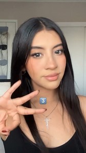 7.5K views · 20 reactions | [3 Easy Ways to Take Off Contact Lenses!] In our “How to Put on Contact Lenses” video, many of you asked: “How can I take them off easily?” We heard you! Our contact lenses expert 李 @ihoiset is here to show you 3 simple ways to remove your lenses! Which one will you try? 푾풆풂풓풊풏품 푰풏풇풐 푩풊품 푮풍풐풘풚 푮풓풂풚 1Day,1Month | 10p,2p | G.DIA13.6mm | OLENS | Facebook