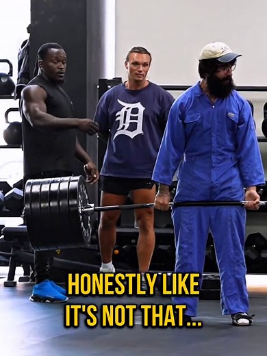 Cleaner Pulls Off Shocking Gym Prank