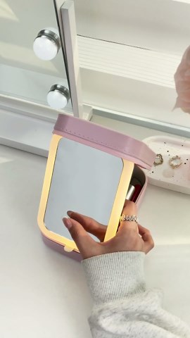 Shoptemu on Instagram: "Shine bright wherever you are with our Travel Makeup Bag equipped with LED lights!   Click https://temu.to/m/uo3t7nynzv2 to browse or  Search dmn3599 on Temu for this fantastic product! #Temu #TemuFinds"