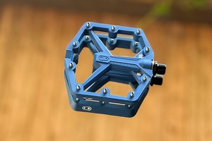 Neue Crankbrothers Stamp 1 MTB-Pedale im Test: Mehr Grip!