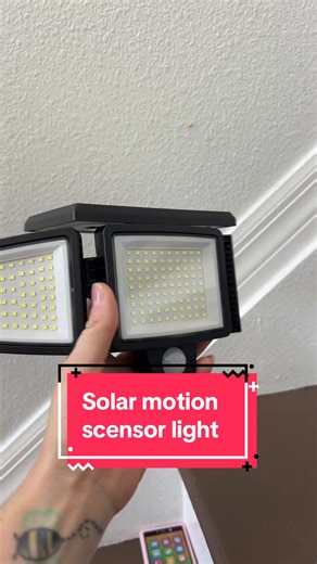 Iluminación solar con sensor de movimiento