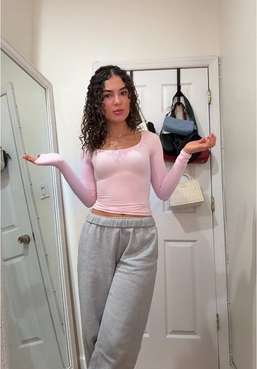 Comfy Pink Sweatpants Outfit Ideas for Every Occasion