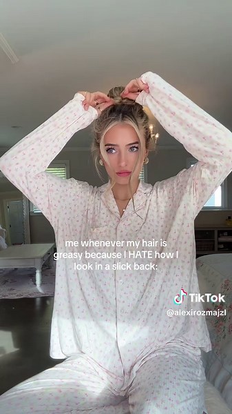 Greasy Hair Hairstyles: Messy Bun Tutorial