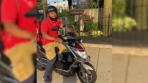 Delivery driver selflessly helps out comrade