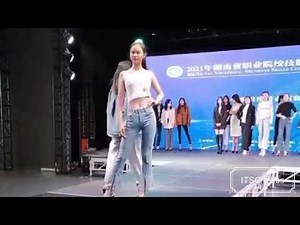 How to build a Runway and stage ?