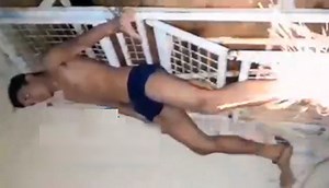 【閲覧注意】中東の拷問部屋で死ぬまで電気流され続けた人間の「まだ生きてる時」の動画、凄い - ポッカキット