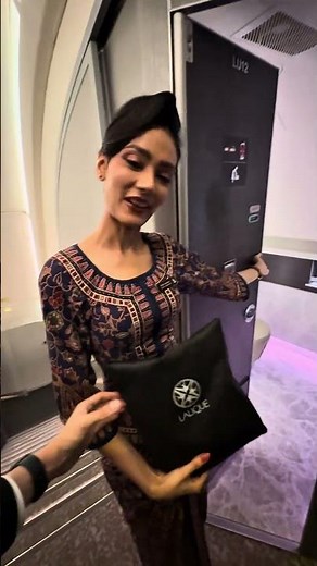 The Singapore Airlines Lavatory #flying #firstclass #airbusa380