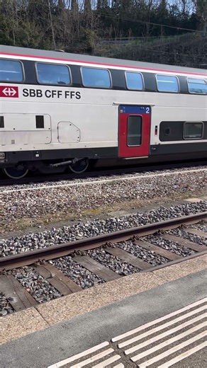 Arrivée d’interrégion 90 à Vevey ￼