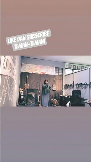 Cover Mahalin- Melawan Restu By Aisyah #coversong #guitar #voiceeffects