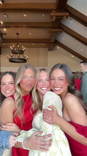 lolo johnson (@lolojohnson_)’s videos with Slipping Through My Fingers - From 'Mamma Mia!' Original Motion Picture Soundtrack - Meryl Streep & Amanda Seyfried