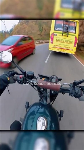 Bus Driver Saves Motorcyclist Just in Time 😲(@MelloRidesMotorbikes)